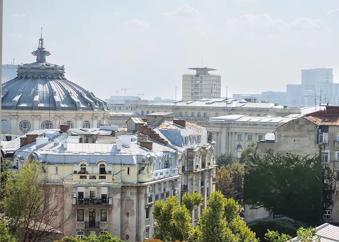 Superb Views 2br Flat + Balcony