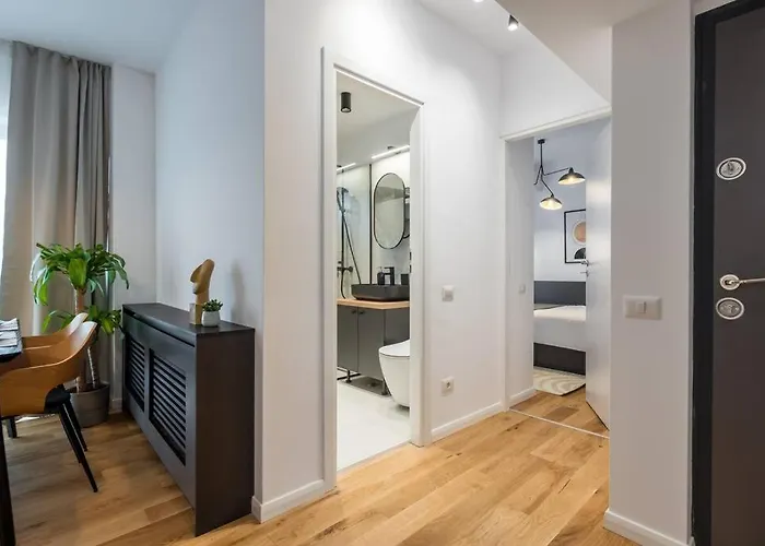 Superb Views 2br Flat + Balcony Daire *