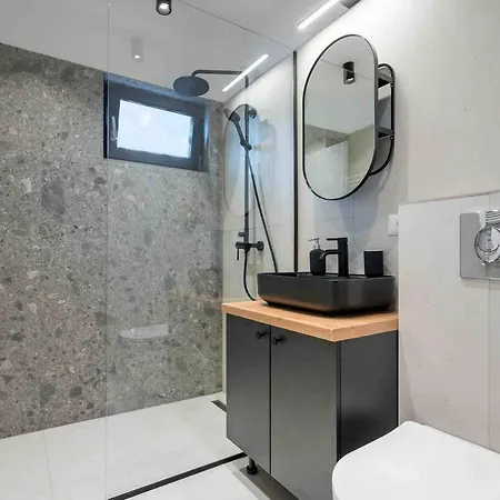 Superb Views 2br Flat + Balcony Apartamento *