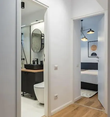 Superb Views 2br Flat + Balcony