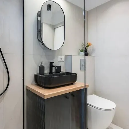 Apartment Superb Views 2br Flat + Balcony Bucharest