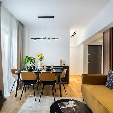 Superb Views 2br Flat + Balcony Bucharest