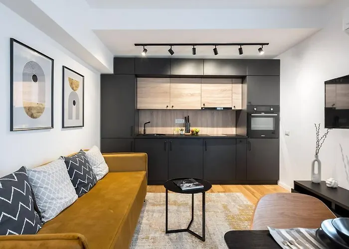 Superb Views 2br Flat + Balcony Апартаменты