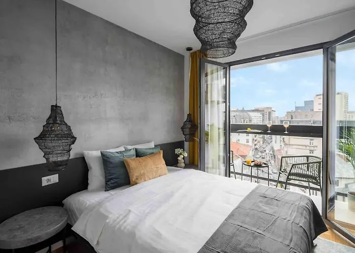 아파트 Superb Views 2br Flat + Balcony