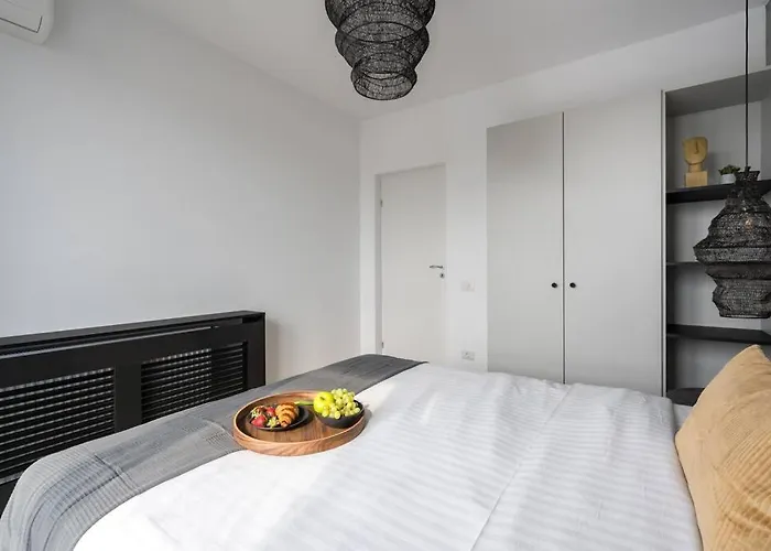 Superb Views 2br Flat + Balcony Апартаменты *