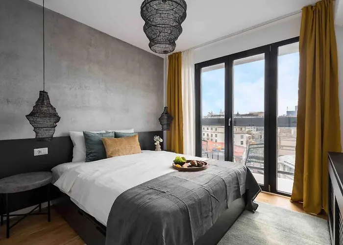 Superb Views 2br Flat + Balcony