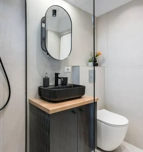 아파트 Superb Views 2br Flat + Balcony 부쿠레슈티