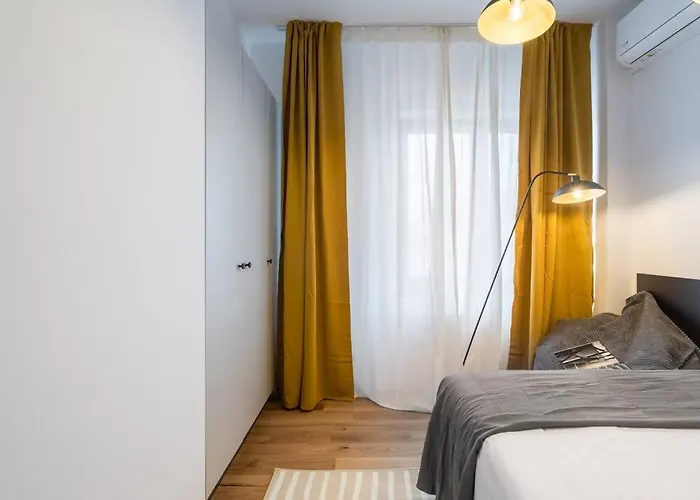 Apartament Superb Views 2br Flat + Balcony