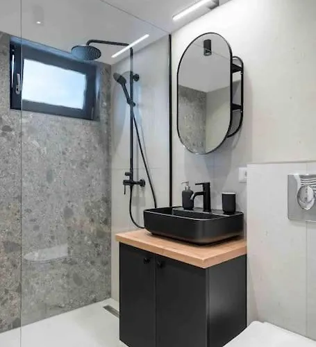 Superb Views 2br Flat + Balcony * Бухарест