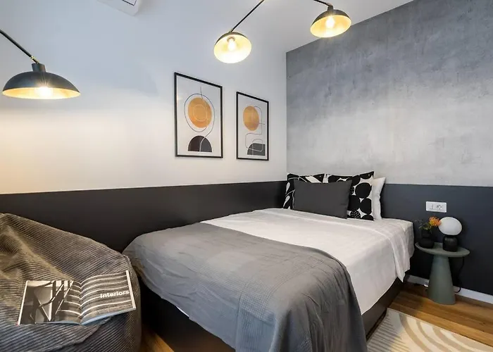 Апартаменты Superb Views 2br Flat + Balcony