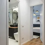 Superb Views 2br Flat + Balcony