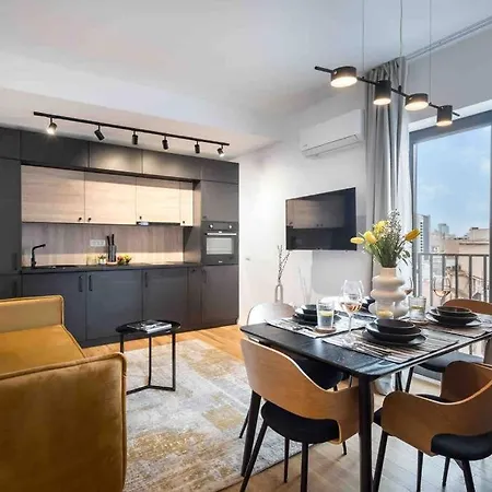 Superb Views 2br Flat + Balcony * Bucareste