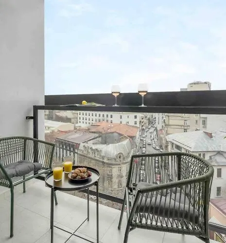 Superb Views 2br Flat + Balcony *