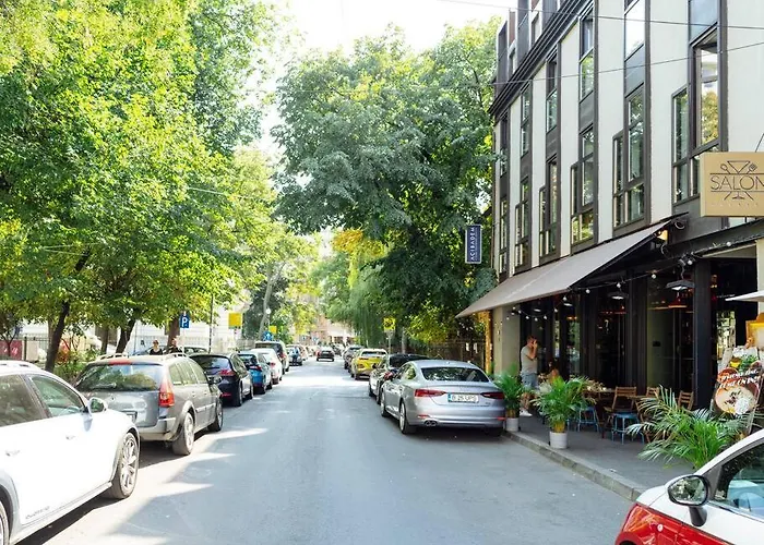 Superb Views 2br Flat + Balcony